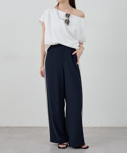 SHENERY(シーナリー)の「《新色追加》フレンチスリーブオフショルスウェット(スウェット・レディース・ライトグレー/ピンク/オフホワイト/ベージュ・FREE)」の5枚目の写真