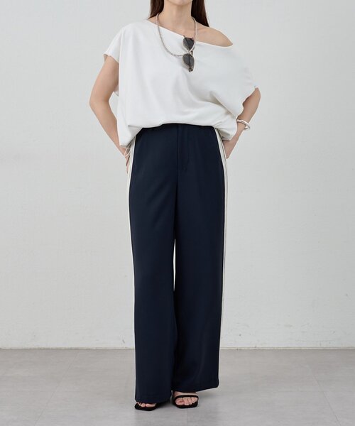 SHENERY(シーナリー)の「《新色追加》フレンチスリーブオフショルスウェット(スウェット・レディース・ライトグレー/ピンク/オフホワイト/ベージュ・FREE)」の6枚目の写真