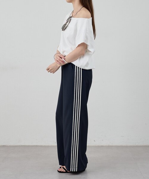 SHENERY(シーナリー)の「《新色追加》フレンチスリーブオフショルスウェット(スウェット・レディース・ライトグレー/ピンク/オフホワイト/ベージュ・FREE)」の7枚目の写真