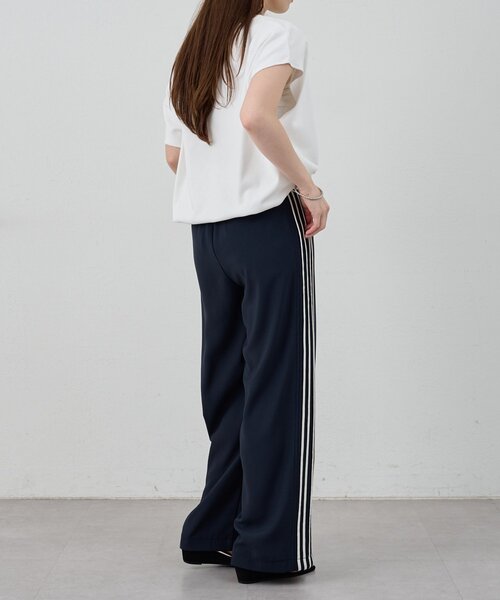 SHENERY(シーナリー)の「《新色追加》フレンチスリーブオフショルスウェット(スウェット・レディース・ライトグレー/ピンク/オフホワイト/ベージュ・FREE)」の10枚目の写真