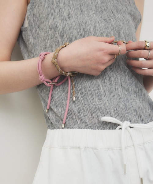 HANNE(アン)の「ダブルコードブレスレット(ブレスレット・レディース・ベージュ/ネイビー/ブルー・FREE)」の1枚目の写真