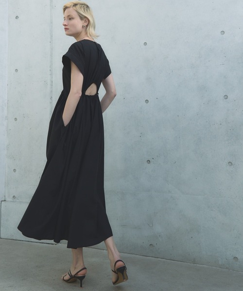 Muel Chic（ミュエルシック）の「Amst onepiece アムストワンピース（ワンピース・レディース・ベージュ/ブルー/ホワイト/ブラック・MEDIUM/SMALL）」の3枚目の写真