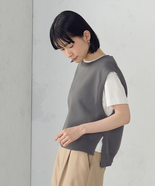 COMME CA ISM（コムサイズム）の「ニットベスト（ベスト・レディース・ブルー/ブラック/チャコール/ベージュ・FREE）」の11枚目の写真