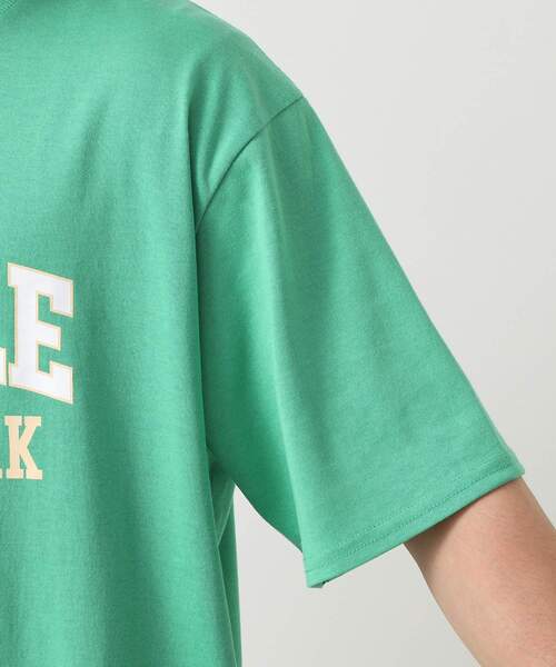 THE SHOP TK (ザ ショップ ティーケー )の「カレッジロゴ半袖Tシャツ /親子リンク/洗濯機OK(Tシャツ/カットソー・メンズ・スミクロ/グリーン/ナチュラル・02/03/04)」の4枚目の写真