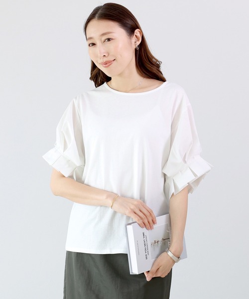 Aletta vita(アレッタビータ)の「異素材切替袖タックプルオーバー(Tシャツ/カットソー・レディース・オフホワイト/ブラック・M)」の1枚目の写真
