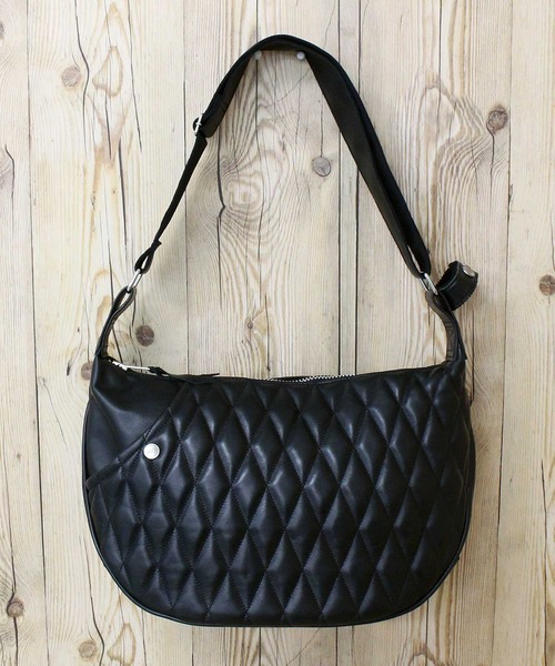 schott(ショット)の「PADDED BANANA BAG(ショルダーバッグ・メンズ・ブラック×シルバー/ブラック×ゴールド・FREE)」の3枚目の写真