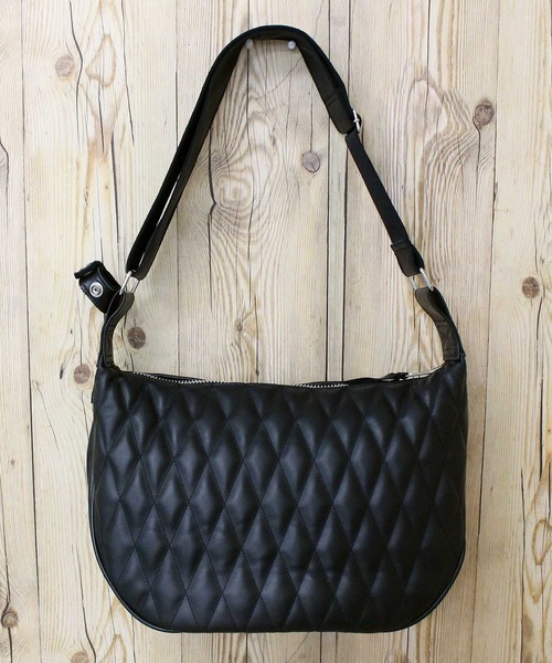 schott(ショット)の「PADDED BANANA BAG(ショルダーバッグ・メンズ・ブラック×シルバー/ブラック×ゴールド・FREE)」の4枚目の写真