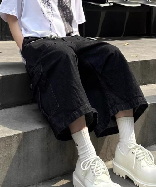 FreeZone(フリーゾーン)の「ワイドカーゴデニムショーツ(デニムパンツ・メンズ・ブラック・S/M/L)」の3枚目の写真