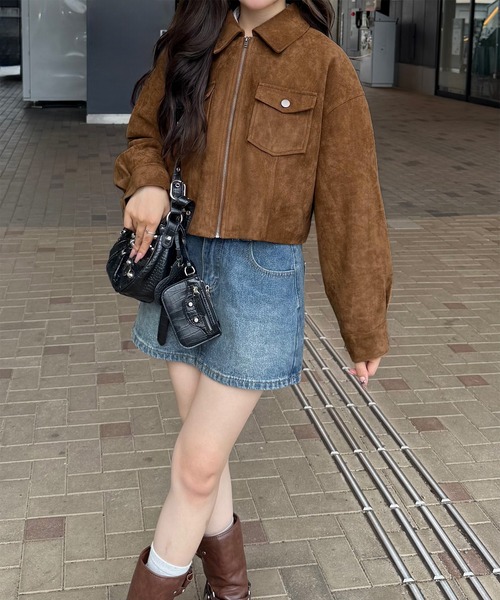 JUNOAH(ジュノア)の「ショート丈スエードブルゾン(ブルゾン・レディース・ブラウン/ブラック/ライトベージュ・SMALL/MEDIUM/LARGE)」の4枚目の写真