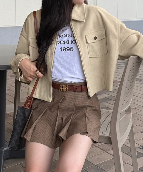 JUNOAH(ジュノア)の「ショート丈スエードブルゾン(ブルゾン・レディース・ブラウン/ブラック/ライトベージュ・SMALL/MEDIUM/LARGE)」の8枚目の写真