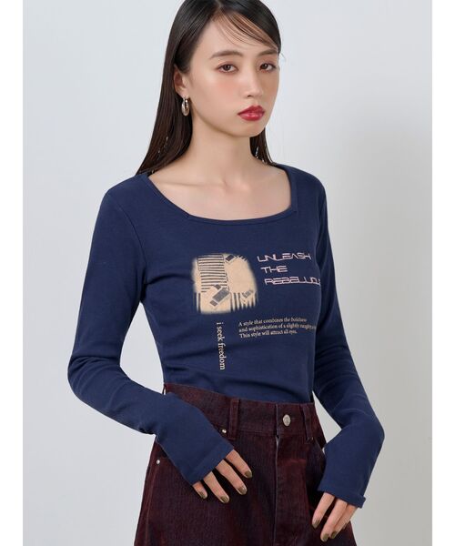 MURUA(ムルーア)の「クロップドメッセージトップス(Tシャツ/カットソー・レディース・ネイビー/ホワイト/ピンク・FREE)」の3枚目の写真