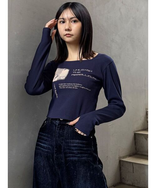 MURUA(ムルーア)の「クロップドメッセージトップス(Tシャツ/カットソー・レディース・ネイビー/ホワイト/ピンク・FREE)」の6枚目の写真