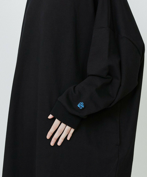 FRAPBOIS（フラボア）の「スウェットワンピ（ワンピース・レディース・ブルー/ブラック・1）」の6枚目の写真