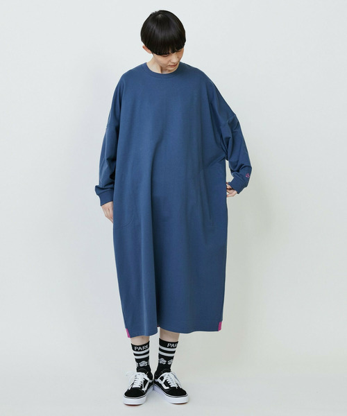 FRAPBOIS（フラボア）の「スウェットワンピ（ワンピース・レディース・ブルー/ブラック・1）」の18枚目の写真