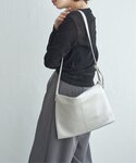 notch.（ノッチ）の「シュリンクレザーシンプルフラットショルダーバッグ（ショルダーバッグ・ONESIZE）」