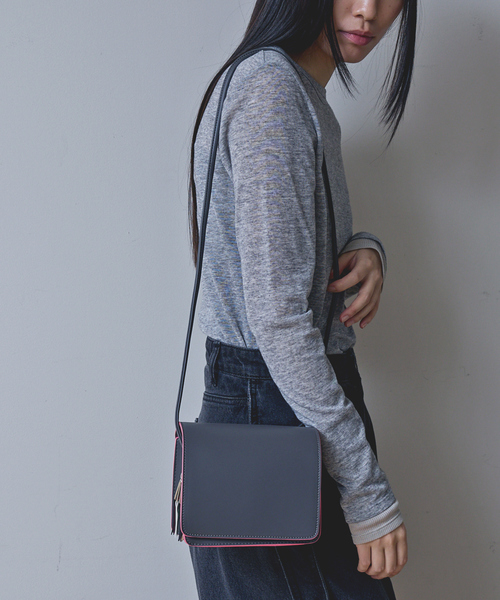 cheek(BAG)(チーク)の「【cheek】Line mini shoulder カラーライン ショルダーバッグ(ショルダーバッグ・レディース・シルバー/ブラック/スミクロ・フリー)」の5枚目の写真