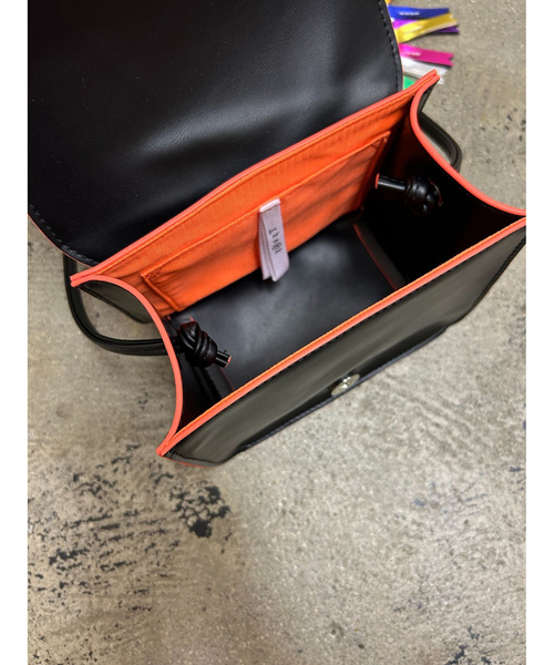 cheek(BAG)(チーク)の「【cheek】Line mini shoulder カラーライン ショルダーバッグ(ショルダーバッグ・レディース・シルバー/ブラック/スミクロ・フリー)」の10枚目の写真