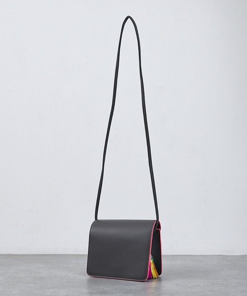 cheek(BAG)(チーク)の「【cheek】Line mini shoulder カラーライン ショルダーバッグ(ショルダーバッグ・レディース・シルバー/ブラック/スミクロ・フリー)」の1枚目の写真