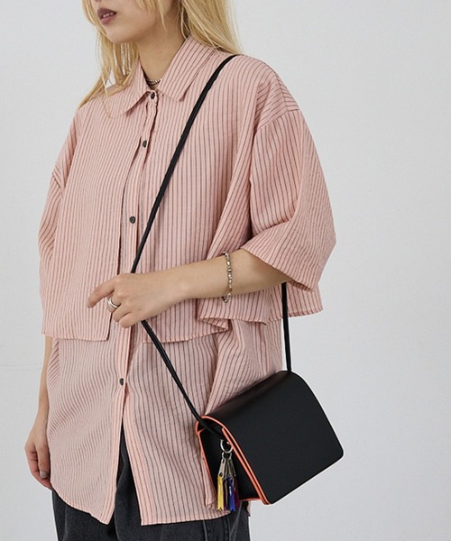 cheek(BAG)(チーク)の「【cheek】Line mini shoulder カラーライン ショルダーバッグ(ショルダーバッグ・レディース・シルバー/ブラック/スミクロ・フリー)」の2枚目の写真