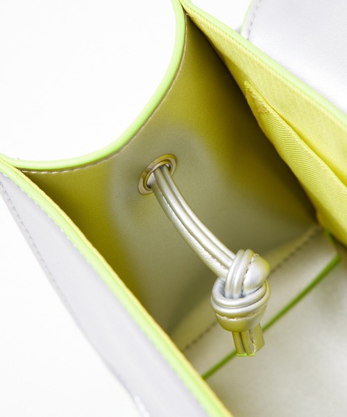cheek(BAG)(チーク)の「【cheek】Line mini shoulder カラーライン ショルダーバッグ(ショルダーバッグ・レディース・シルバー/ブラック/スミクロ・フリー)」の13枚目の写真
