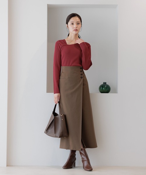 Andemiu（アンデミュウ）の「アシメネックリブニット586690（ニット/セーター・レディース・ブラック/グレイッシュベージュ/アイボリー/ボルドー・FREE）」の16枚目の写真