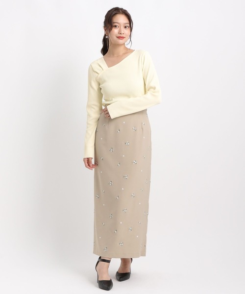 Andemiu（アンデミュウ）の「アシメネックリブニット586690（ニット/セーター・レディース・ブラック/グレイッシュベージュ/アイボリー/ボルドー・FREE）」の19枚目の写真