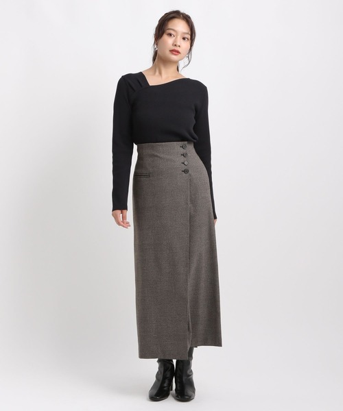 Andemiu（アンデミュウ）の「アシメネックリブニット586690（ニット/セーター・レディース・ブラック/グレイッシュベージュ/アイボリー/ボルドー・FREE）」の20枚目の写真