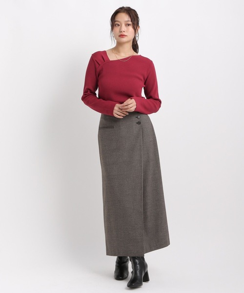 Andemiu（アンデミュウ）の「アシメネックリブニット586690（ニット/セーター・レディース・ブラック/グレイッシュベージュ/アイボリー/ボルドー・FREE）」の22枚目の写真