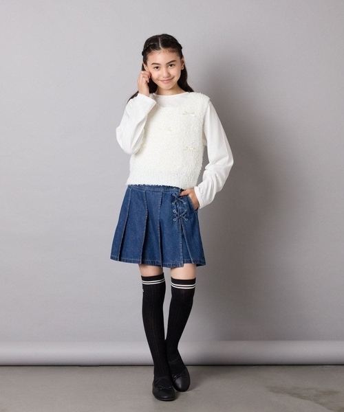 a.v.v（アーヴェヴェ）の「[KIDS]【小学生人気No1】ラインニーハイソックス（ソックス/靴下・キッズ・ブラック/グレー・23/20）」の5枚目の写真