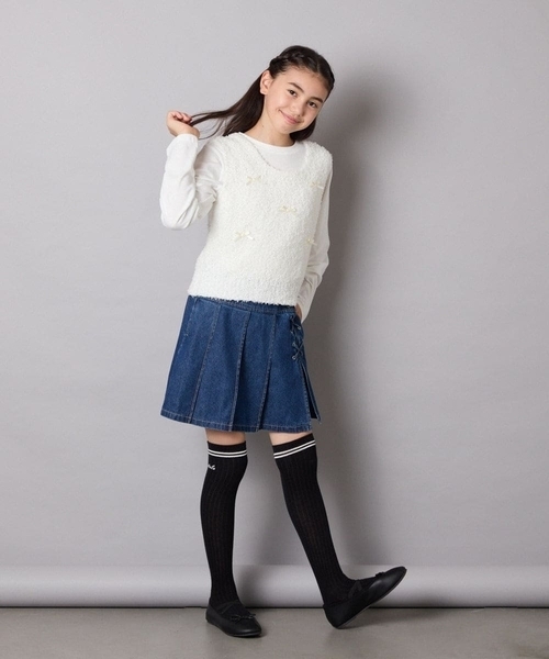 a.v.v（アーヴェヴェ）の「[KIDS]【小学生人気No1】ラインニーハイソックス（ソックス/靴下・キッズ・ブラック/グレー・23/20）」の4枚目の写真