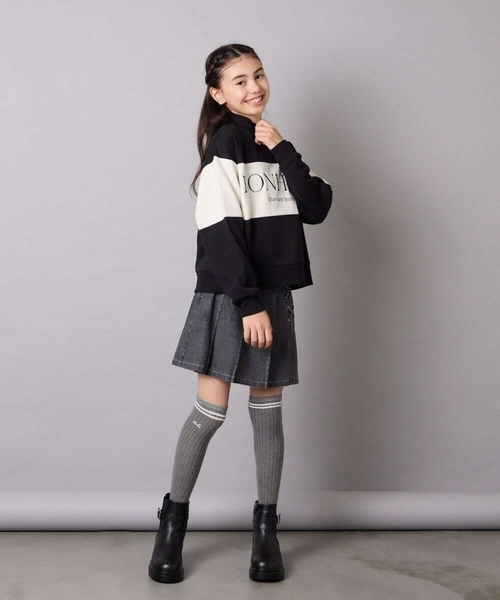 a.v.v（アーヴェヴェ）の「[KIDS]【小学生人気No1】ラインニーハイソックス（ソックス/靴下・キッズ・ブラック/グレー・23/20）」の12枚目の写真