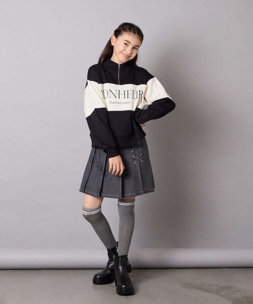 a.v.v（アーヴェヴェ）の「[KIDS]【小学生人気No1】ラインニーハイソックス（ソックス/靴下・キッズ・ブラック/グレー・23/20）」の11枚目の写真