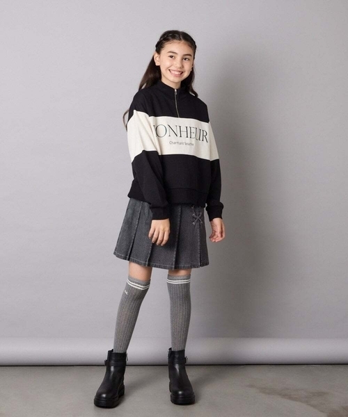 a.v.v（アーヴェヴェ）の「[KIDS]【小学生人気No1】ラインニーハイソックス（ソックス/靴下・キッズ・ブラック/グレー・23/20）」の10枚目の写真