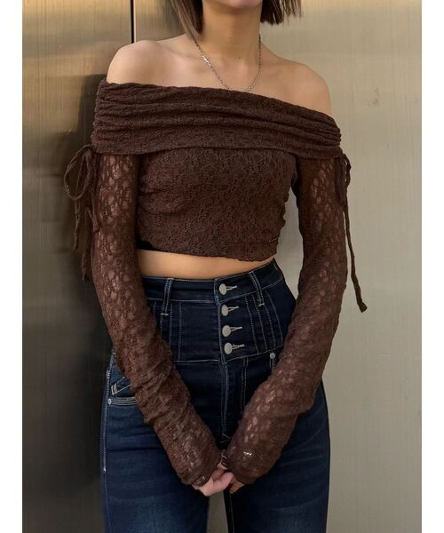 EMODA（エモダ）の「レースオフショルダートップ（Tシャツ/カットソー・レディース・ホワイト/ブラック/ブラウン・FREE）」の3枚目の写真