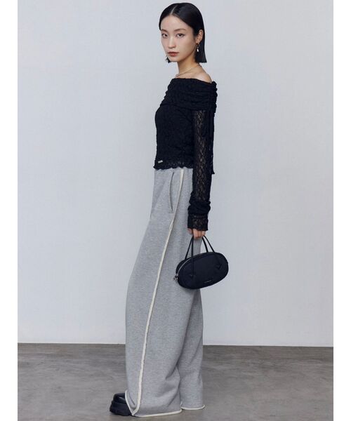 EMODA（エモダ）の「レースオフショルダートップ（Tシャツ/カットソー・レディース・ホワイト/ブラック/ブラウン・FREE）」の9枚目の写真