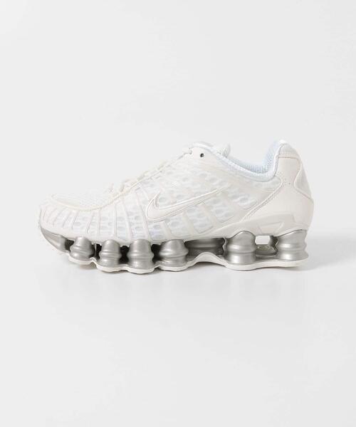 NIKE(ナイキ)の「NIKE SHOX TL(スニーカー・レディース・オフホワイト・25/24.5/24/23.5)」の1枚目の写真