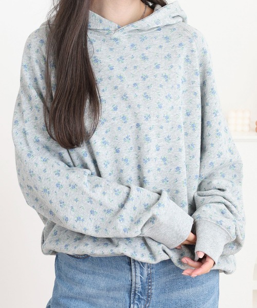 JEMORGAN(ジェーイーモーガン)の「JEMORGAN 花柄ガーゼ裏毛プルパーカ(パーカー・レディース・アイボリー系1/アイボリー系2/グレー系/アイボリー系3/グレー系1・FREE)」の2枚目の写真