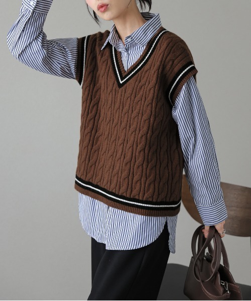 La-gemme（ラジェム）の「Vネックケーブルニットベスト（ベスト・レディース・ホワイト/ネイビー/ブラウン・フリー）」の13枚目の写真