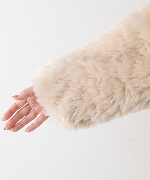 THE PAUSE(ザ ポーズ)の「【THE PAUSE】フェイクファーロングコート(その他アウター・レディース・アイボリー/チャコールグレー・FREE)」の8枚目の写真