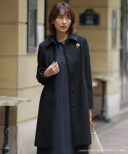 J.PRESS Ladies（J.プレス レディス）の「ショートビーバー ロング丈 ステンカラー コート（ステンカラーコート・レディース・グレー系/ライトグレー系/ブラック系・S/XS）」の2枚目の写真