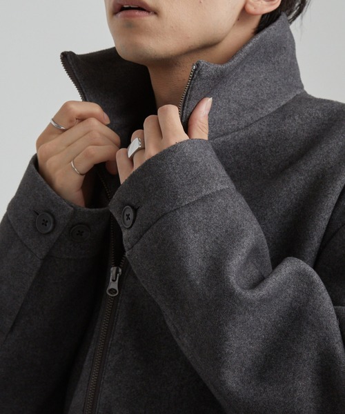 MONO-MART（モノマート）の「テックメルトン スタンドカラー ショートコートジップアップブルゾン（その他アウター・メンズ・モカ/ダークネイビー/グレー/ブラック・S/M/L）」の13枚目の写真