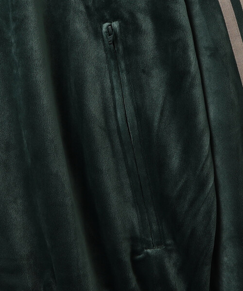 adidas(アディダス)の「adidas/アディダス FB TT VELOUR(その他アウター・メンズ・チャコールグレー/ブラウン/グリーン・MEDIUM/LARGE/X-LARGE)」の8枚目の写真