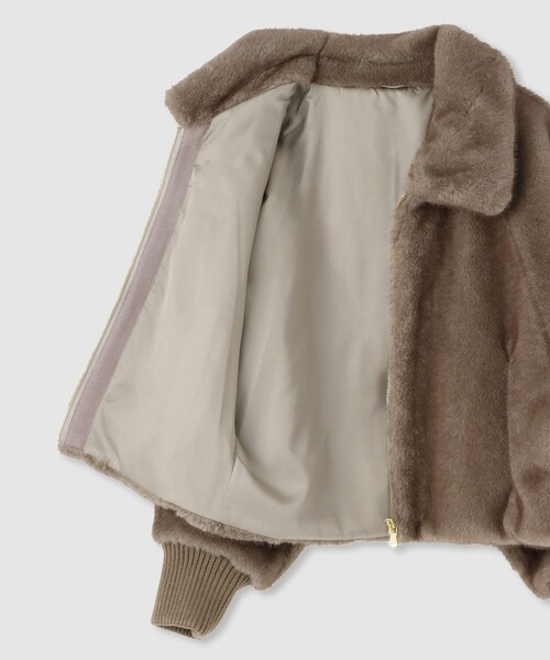 allureville（アルアバイル）の「フェイクミンクファーブルゾン（ブルゾン・レディース・モカ/ダークブラウン・2）」の21枚目の写真