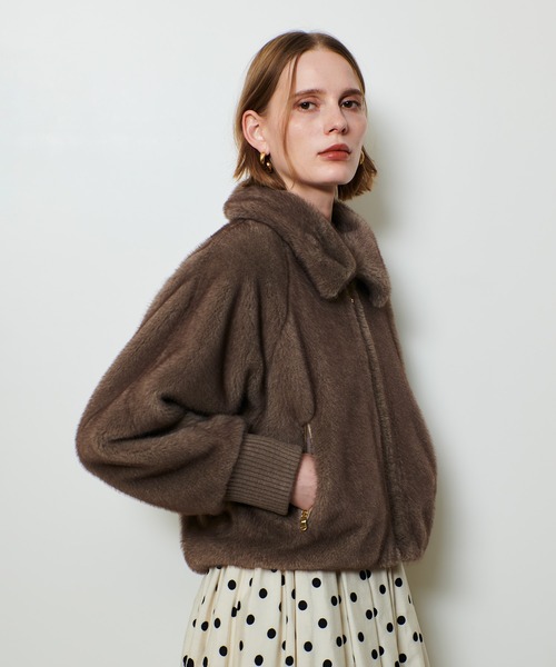 allureville（アルアバイル）の「フェイクミンクファーブルゾン（ブルゾン・レディース・モカ/ダークブラウン・2）」の16枚目の写真