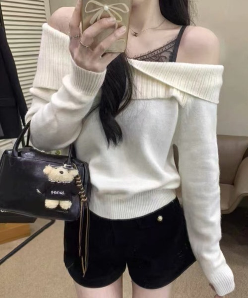 Mejoul（メジュール）の「【2025秋冬新作】レースフェイクレイヤードオフショルニット（ニット/セーター・レディース・グレー/ブラック/アイボリー/レッド・F）」の2枚目の写真