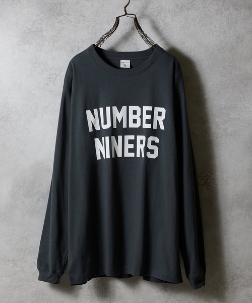 NUMBER (N)INE(ナンバーナイン)の「NUMBER NINERS PRINTED CLASSIC L/S T-SHIRT / ナンバーナイナーズ ロゴプリント クラシック ロンT(Tシャツ/カットソー・メンズ・ブラック/チャコール/ホワイト・M/L/XL)」の4枚目の写真