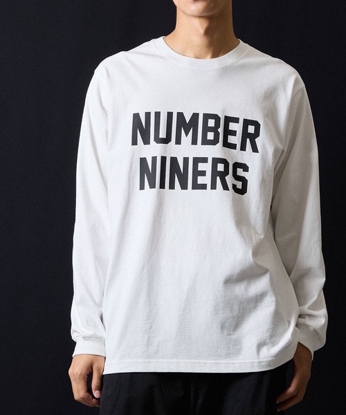 NUMBER (N)INE(ナンバーナイン)の「NUMBER NINERS PRINTED CLASSIC L/S T-SHIRT / ナンバーナイナーズ ロゴプリント クラシック ロンT(Tシャツ/カットソー・メンズ・ブラック/チャコール/ホワイト・M/L/XL)」の19枚目の写真