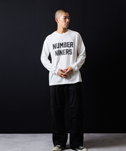 NUMBER (N)INE(ナンバーナイン)の「NUMBER NINERS PRINTED CLASSIC L/S T-SHIRT / ナンバーナイナーズ ロゴプリント クラシック ロンT(Tシャツ/カットソー・メンズ・ブラック/チャコール/ホワイト・M/L/XL)」の22枚目の写真