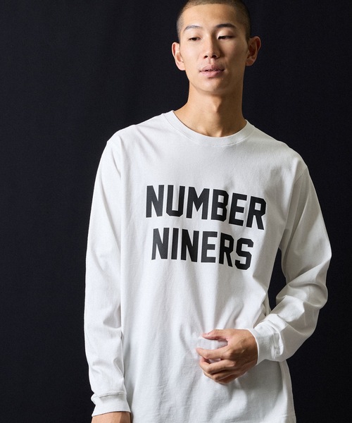 NUMBER (N)INE(ナンバーナイン)の「NUMBER NINERS PRINTED CLASSIC L/S T-SHIRT / ナンバーナイナーズ ロゴプリント クラシック ロンT(Tシャツ/カットソー・メンズ・ブラック/チャコール/ホワイト・M/L/XL)」の21枚目の写真