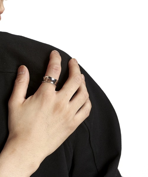 NO ID.（ノーアイディ）の「【NO ID.】Distortion Ring / ディストーション リング（ネックレス・メンズ・シルバー・ONE SIZE）」の12枚目の写真